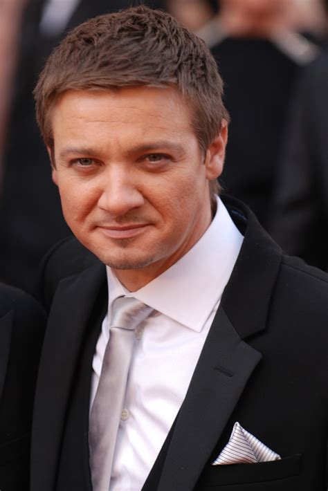 wikipedia jeremy renner